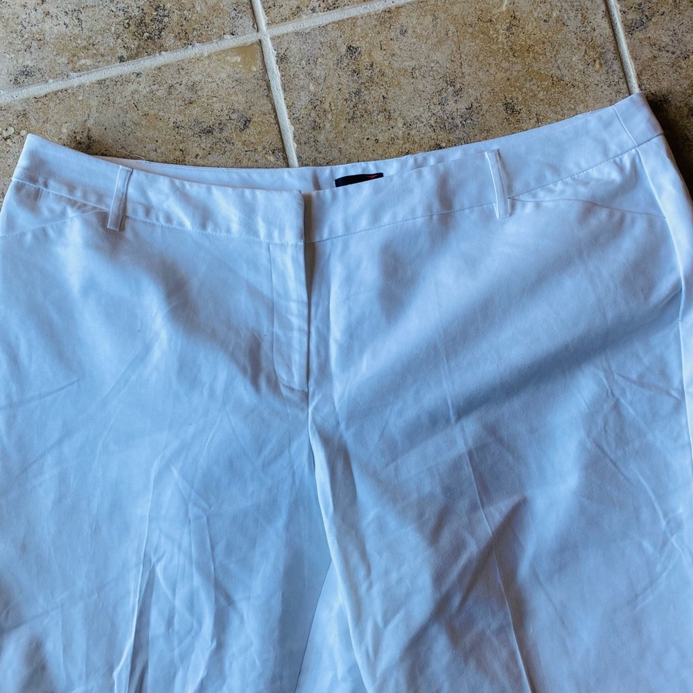 Rafaella - Woman’s (curvy) white leg Capri pants, Size: 20W - Picture 3 of 6